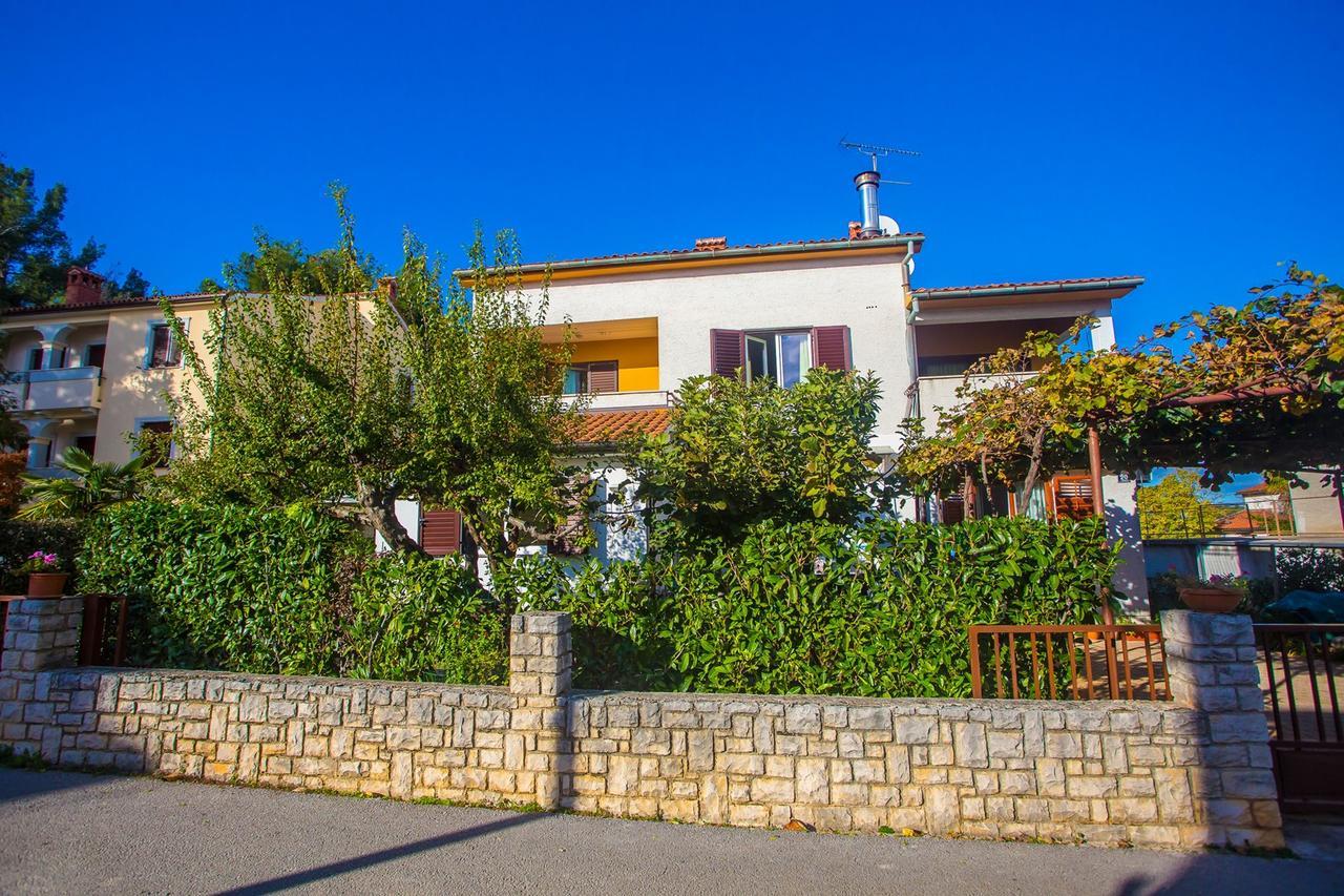 App. Fiorela Hotell Poreč Exteriör bild