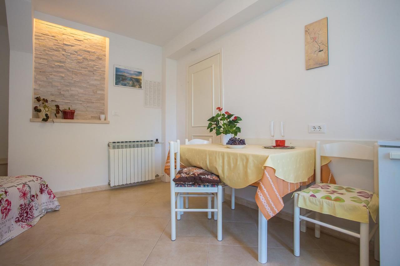 App. Fiorela Hotell Poreč Exteriör bild
